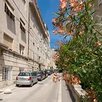Konukevi Luxury And Silente Bacvice Split