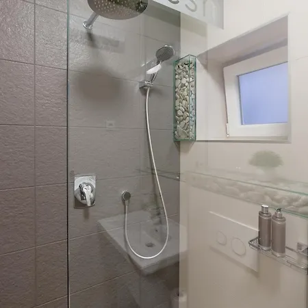 Guest house Silente Bacvice 4*