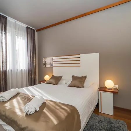 Luxury And Silente Bacvice