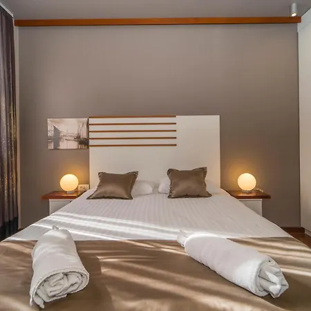 Konukevi Luxury And Silente Bacvice