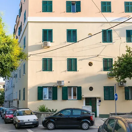 Luxury And Silente Bacvice