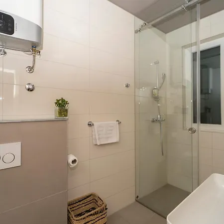 Luxury And Silente Bacvice Спліт