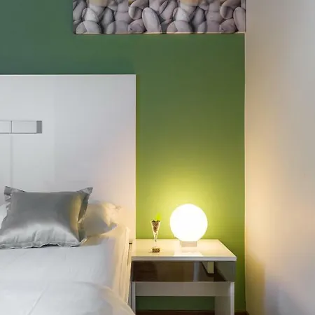 Luxury And Silente Bacvice Гостьовий будинок 4*